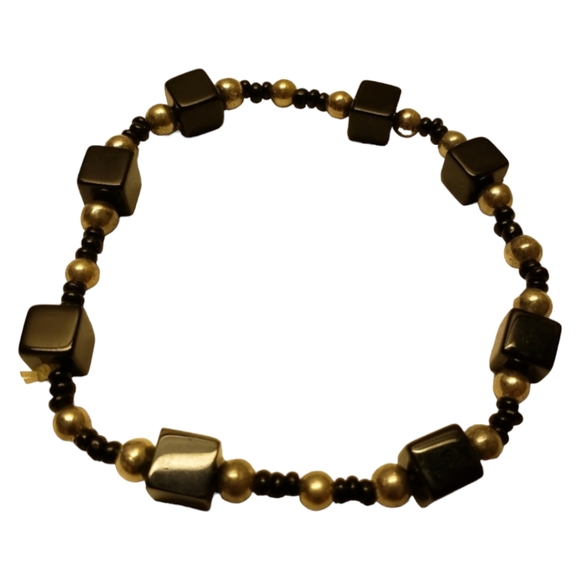 Wisconsin Monarch's Handmade Black Square Bracelet - Picture 2 of 2